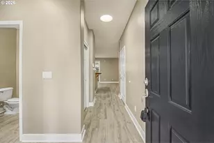 1011 SW 18th Way, Troutdale, OR 97060 - Photo 2