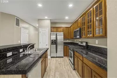 1011 SW 18th Way, Troutdale, OR 97060 - Photo 10