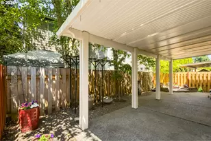 1011 SW 18th Way, Troutdale, OR 97060 - Photo 30