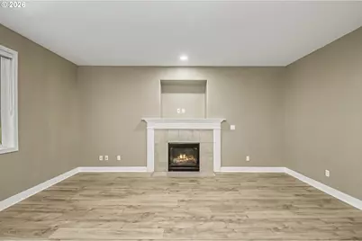 1011 SW 18th Way, Troutdale, OR 97060 - Photo 4