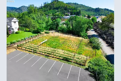 1772 SE Jackson St, Roseburg, OR 97470 - Photo 30