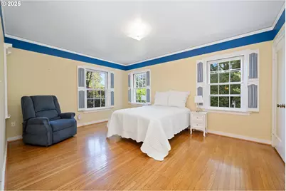 660 SW Evans St, Portland, OR 97219 - Photo 14