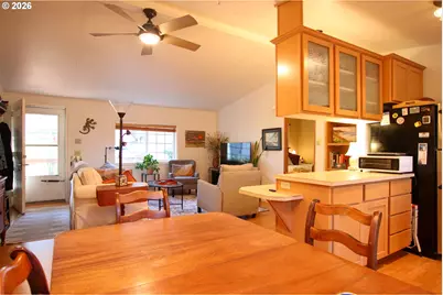 135 43rd Way, Florence, OR 97439 - Photo 8