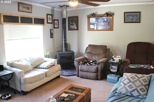 9924 N Myrtle Rd, Myrtle Creek, OR 97457 - Photo 6