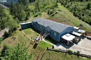 9924 N Myrtle Rd, Myrtle Creek, OR 97457 - Photo 1