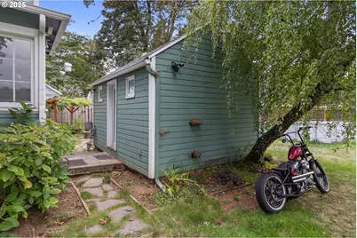 15745 SE McKinley Ave, Clackamas, OR 97015 - Photo 34