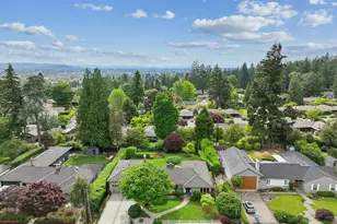 3385 SW Vista Dr, Portland, OR 97225 - Photo 2
