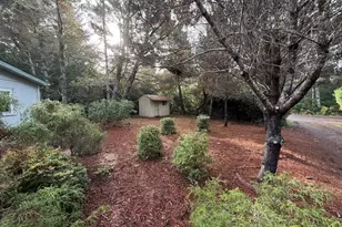 87987 Woodlands Dr, Florence, OR 97439 - Photo 4