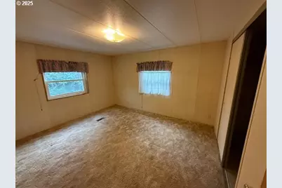 87987 Woodlands Dr, Florence, OR 97439 - Photo 18