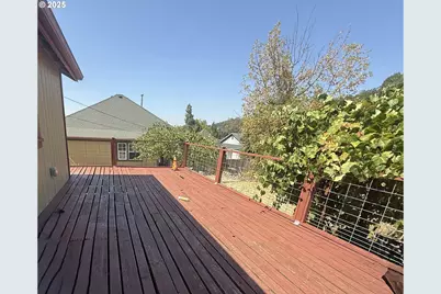 725 NE Denver St, Roseburg, OR 97470 - Photo 22