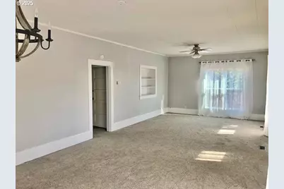 725 NE Denver St, Roseburg, OR 97470 - Photo 6