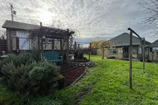 725 NE Denver St, Roseburg, OR 97470 - Photo 30