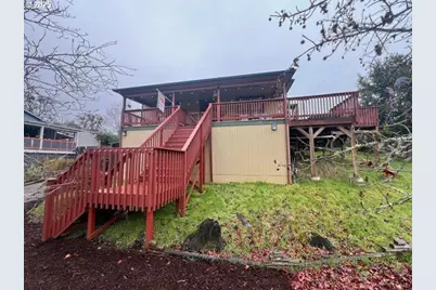 725 NE Denver St, Roseburg, OR 97470 - Photo 24