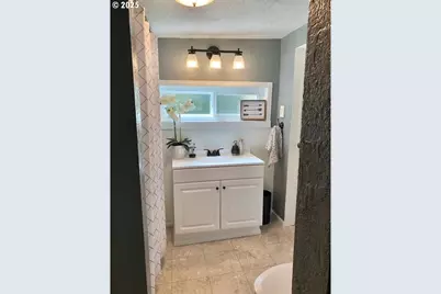 725 NE Denver St, Roseburg, OR 97470 - Photo 10