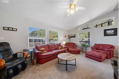 645 S Easy St, Rockaway Beach, OR 97136 - Photo 6