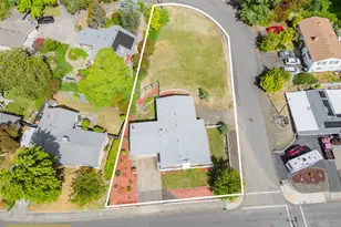 2025 NW Kline St, Roseburg, OR 97471 - Photo 2