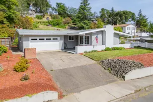 2025 NW Kline St, Roseburg, OR 97471 - Photo 1