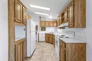 1000 S McKern Ct, Newberg, OR 97132 - Photo 14