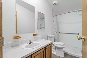 1000 S McKern Ct, Newberg, OR 97132 - Photo 22