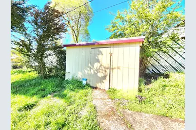 328 E Fifth Ave, Sutherlin, OR 97479 - Photo 30
