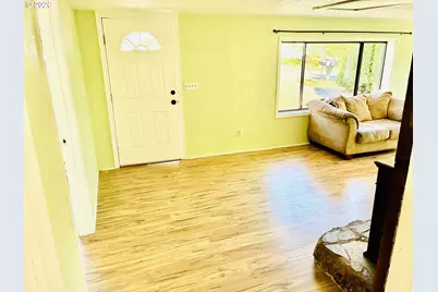 328 E Fifth Ave, Sutherlin, OR 97479 - Photo 42