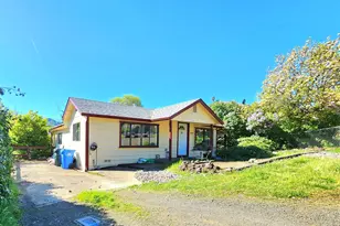 328 E fifth Ave, Sutherlin, OR 97479 - Photo 4