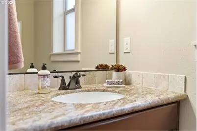 1749 SE Marion St, Portland, OR 97202 - Photo 32