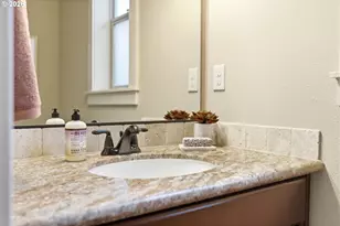 1749 SE Marion St, Portland, OR 97202 - Photo 32