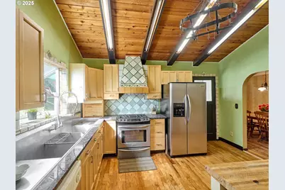 940 SW Main Ave, Mill City, OR 97360 - Photo 8