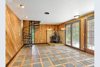 940 SW Main Ave, Mill City, OR 97360 - Photo 12