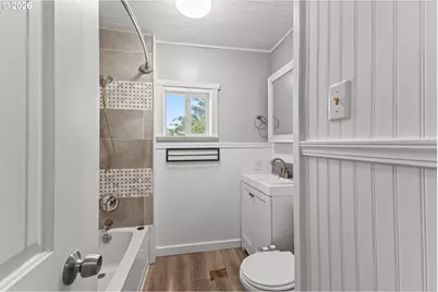 540 E 11th St, Coquille, OR 97423 - Photo 18