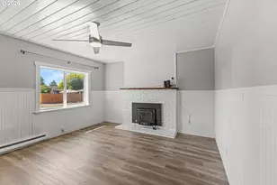 540 E 11th St, Coquille, OR 97423 - Photo 8