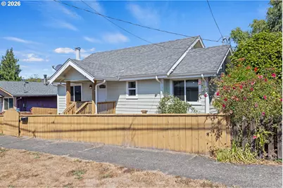 540 E 11th St, Coquille, OR 97423 - Photo 2