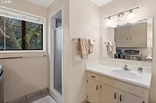 91050 Leashore Dr, Vida, OR 97488 - Photo 22