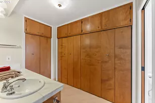 91050 Leashore Dr, Vida, OR 97488 - Photo 34