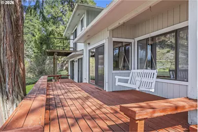 91050 Leashore Dr, Vida, OR 97488 - Photo 10