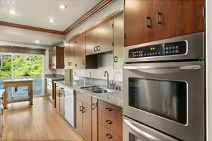 91050 Leashore Dr, Vida, OR 97488 - Photo 14