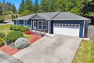 632 Meadow Ln, Brookings, OR 97415 - Photo 1