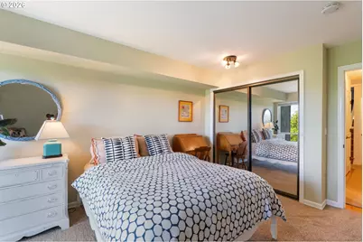 5417 S View Point Ter, Portland, OR 97239 - Photo 32