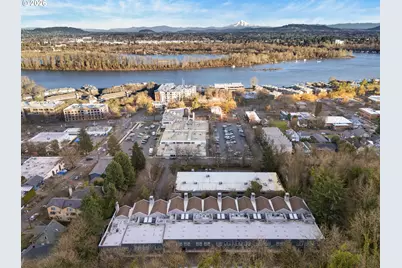 5417 S View Point Ter, Portland, OR 97239 - Photo 2