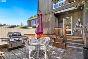 1614 NW Bridgeway Ln, Beaverton, OR 97006 - Photo 2