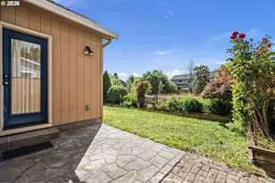 5546 King Arthur Ct, Eugene, OR 97402 - Photo 32