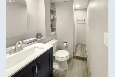 515 E Hereford St, Gladstone, OR 97027 - Photo 10