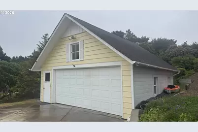 1601 Rhododendron Dr #558, Florence, OR 97439 - Photo 6