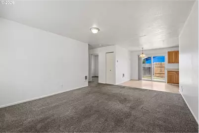 4256 Daisy St, Springfield, OR 97477 - Photo 8