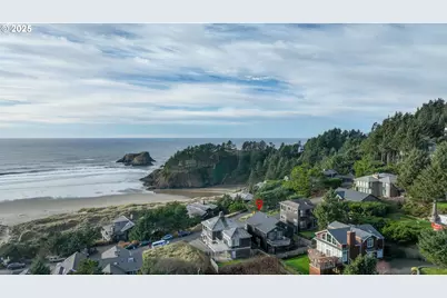 747 Oak St, Cannon Beach, OR 97110 - Photo 2