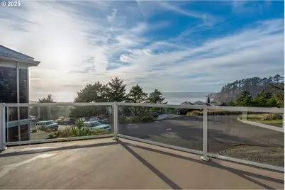 747 Oak St, Cannon Beach, OR 97110 - Photo 12