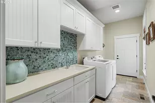5831 SW Seville Ave, Lake Oswego, OR 97035 - Photo 20