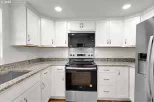 2665 E St, Springfield, OR 97477 - Photo 10