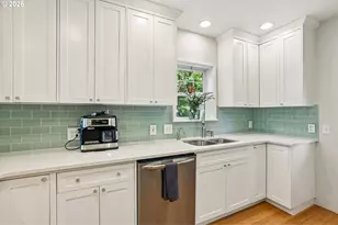 2747 NW Raleigh St, Portland, OR 97210 - Photo 10